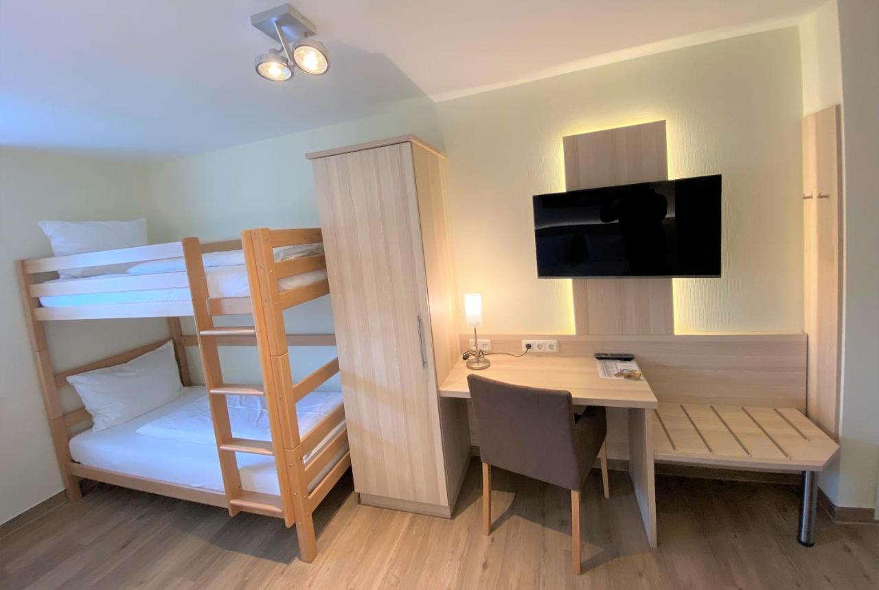 Hotel Am Wiesenweg L 24H Check-In Hausen  ภายนอก รูปภาพ