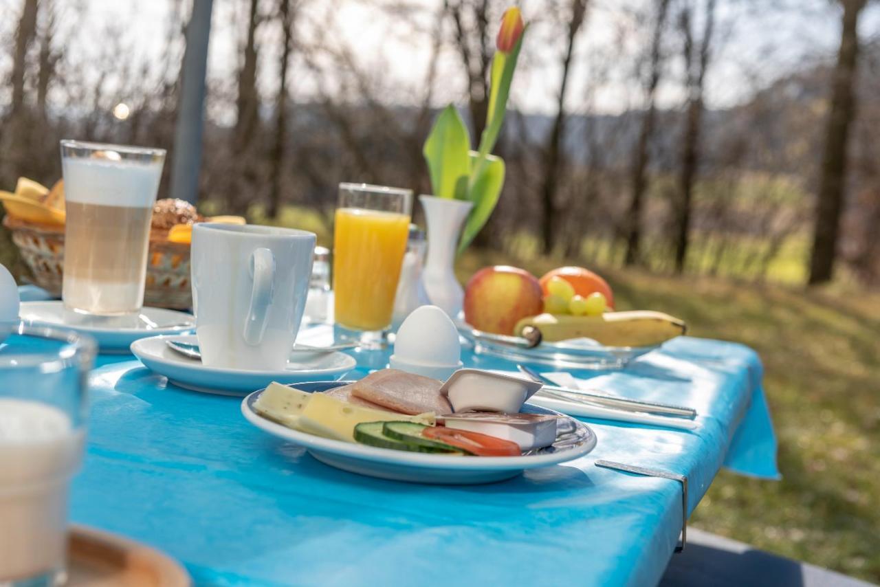 Hotel Am Wiesenweg L 24H Check-In Hausen  ภายนอก รูปภาพ